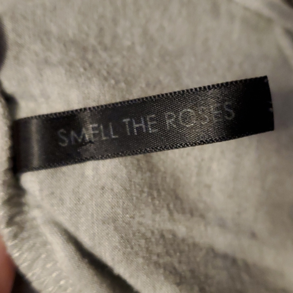 Smell the Roses top - Picture 3 of 5